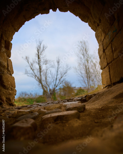 ruins under de bridge