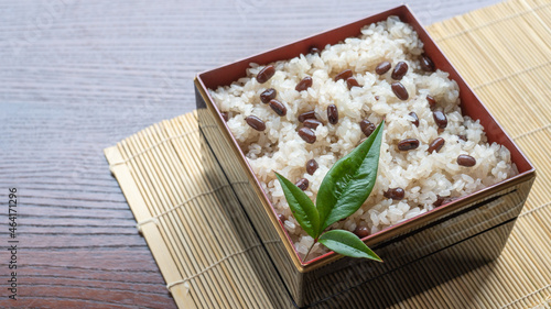 日本のお祝い。赤飯。”Festive red rice”
