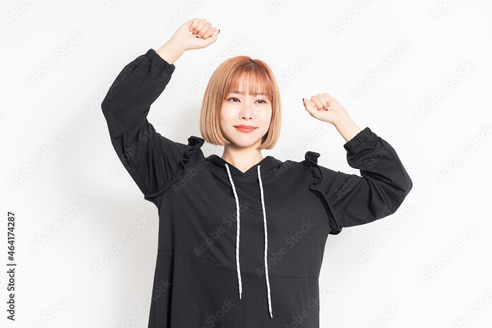 深呼吸をする若い女性 深呼吸をする若い女性
