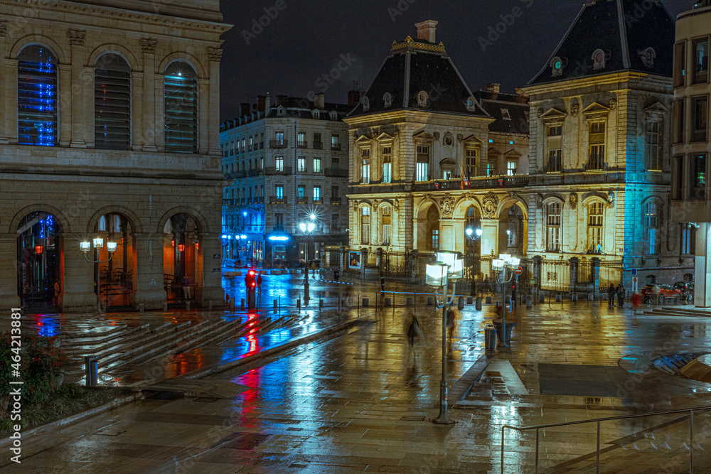 Lyon la nuit : Hôtel de Ville et Opéra