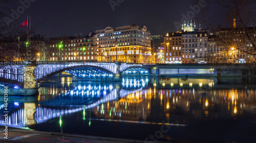 Lyon la nuit : pont sur le Rhône © Franck