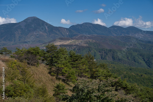 風景, 山, 空, 自然, 草, 山, ヒル, 緑, 野原, サマータイム, 牧草地, 雲, 雲, いなか, 景色, 低地, 森, 公園, 木, ルーラル, 旅行, 景色, ヒル, 全景, 木