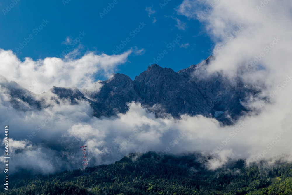 Sommerliche Entdeckungstour zum wunderschönen Eibsee in den Bayrischen Alpen - Deutschland Sommerliche Entdeckungstour zum wunderschönen Eibsee in den Bayrischen Alpen - Deutschland
