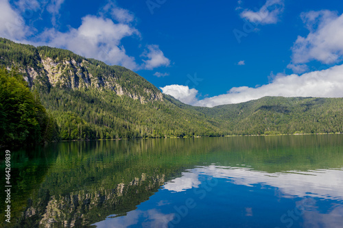 Sommerliche Entdeckungstour zum wunderschönen Eibsee in den Bayrischen Alpen - Deutschland