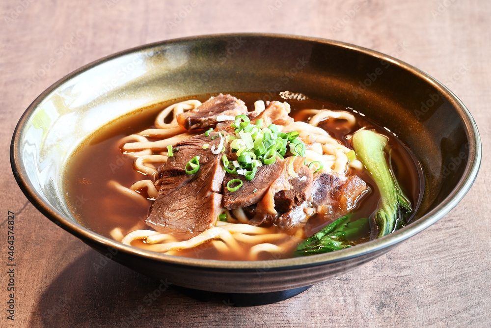 Beef stew in soysauce with noodles