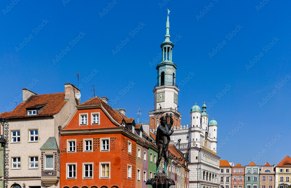 Obraz premium view of the Poznan Old Town Ring ands Square in the historic city center