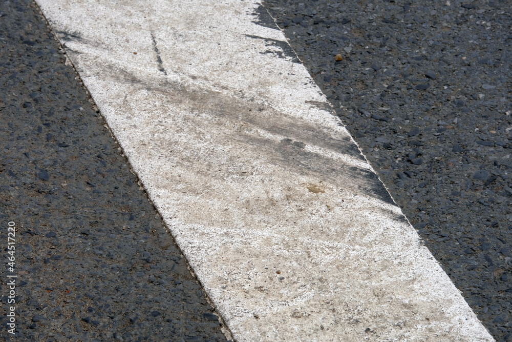 Obraz premium asphalt road with a crack