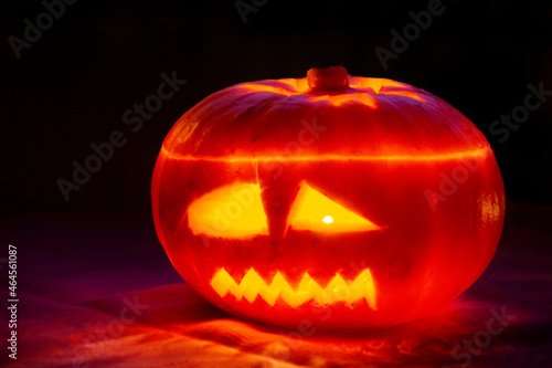 Halloween Kürbis - dunkler Hintergrund
