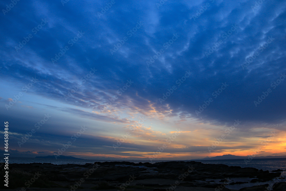 三浦半島　黄昏の城ヶ島から　伊豆半島　富士山天城山遠景