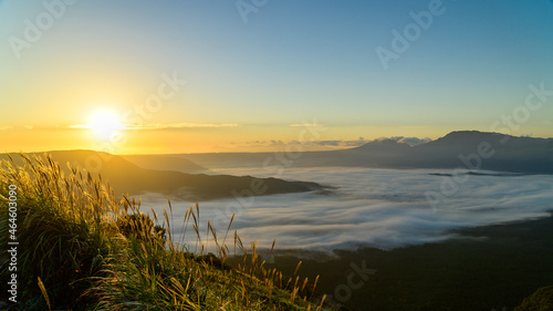 さわやか絶景大自然「朝陽・雲海」阿蘇五岳パノラマ撮影
Refreshing superb view nature 