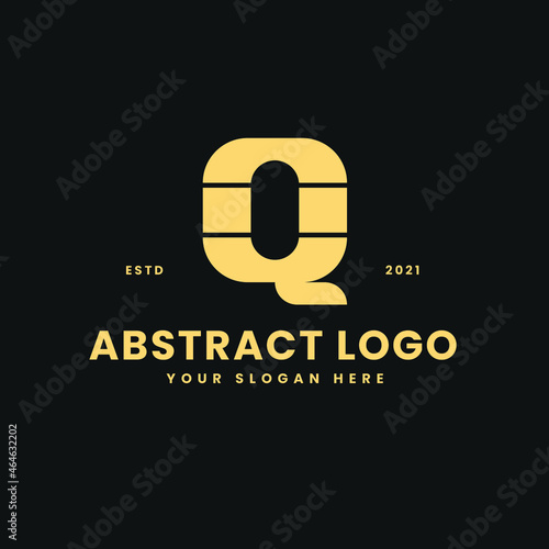 Q Letter Logo Luxurious Geometric Block