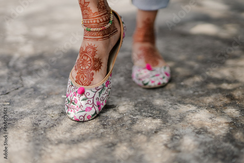 The Hindu Indian Wedding bridal shoes Anklets and Payal Pictures . 