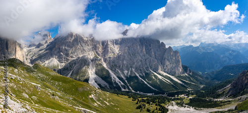 H  henwanderung in den S  dtiroler Dolomiten  Panoramablick auf der Hochebene des Rosengarten   Vajolet-Tal