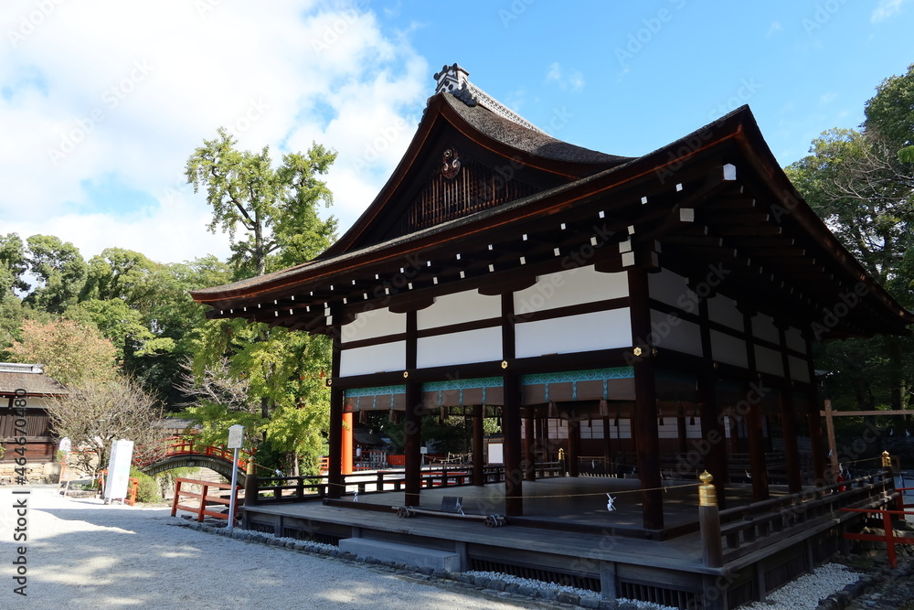 Temples and shrines in Kyoto in Japan 日本の京都にある神社仏閣 : Hashi-dono Hall and Sori-bashi Bridge in the precincts of Shimogamo-jinja shrine 下賀茂神社の境内にある橋殿と反り（輪）橋　