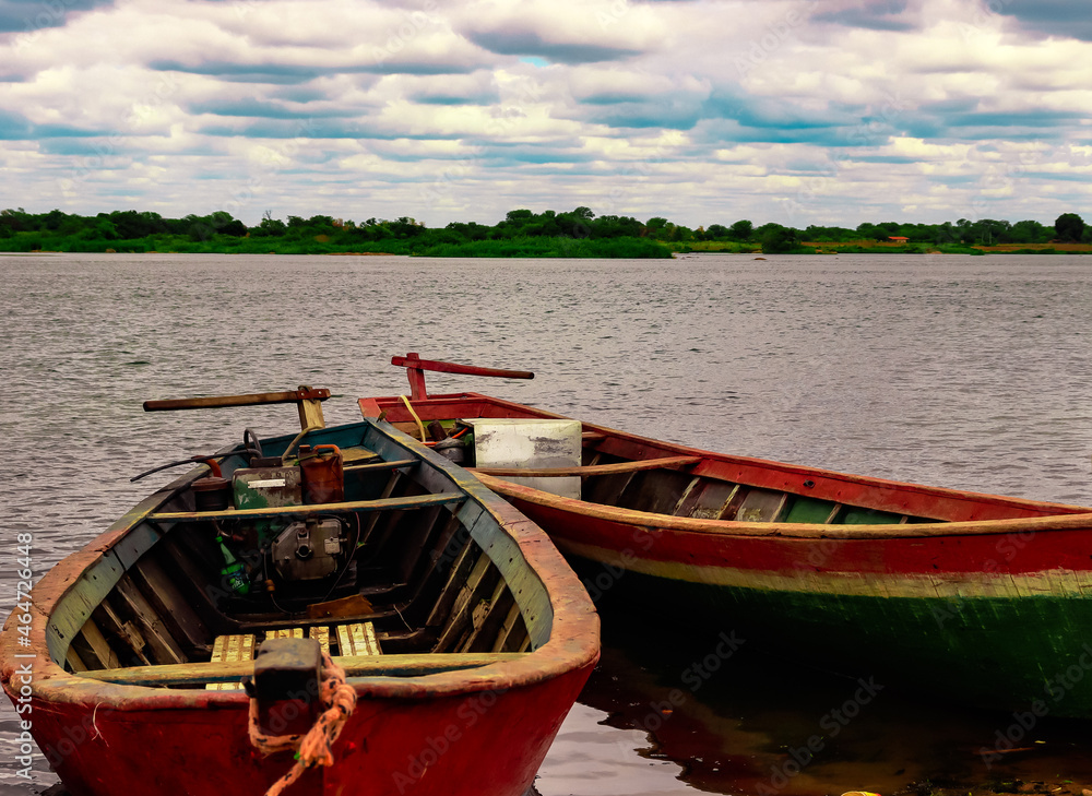 Barcos de pescadores à beira do rio São Francisco, Orocó, Pernambuco, Brazil