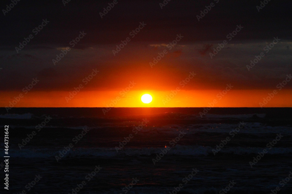 Fototapeta premium sunset over the sea