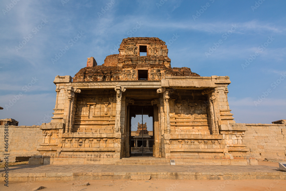 インド　世界遺産に登録されているハンピの建造物群のクリシュナ寺院