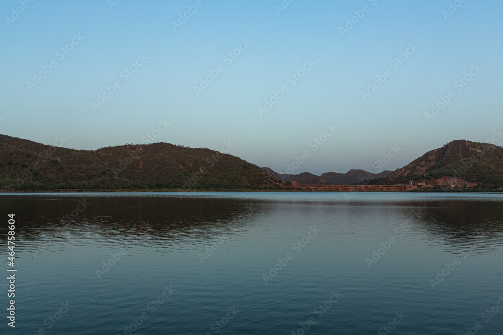 インド　ジャイプルのマン・サガー湖