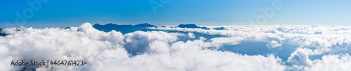 Fotografía A panoramic view of the sea of clouds.