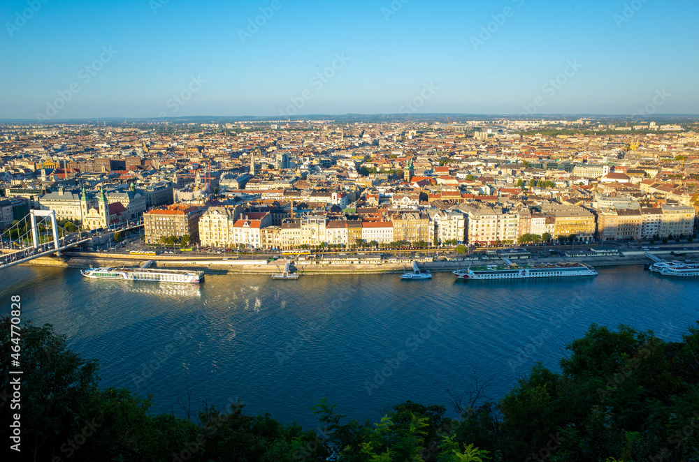 Obraz premium ブダペストとドナウ川