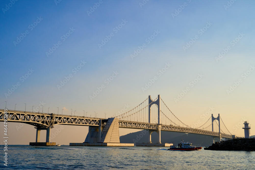 Naklejka premium beautiful sunset at twang an li beach busan