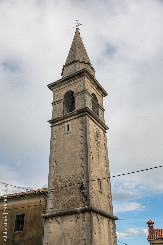 Fototapeta premium Picturesque views of the old famous village Draguć, in northern Istria, Croatia