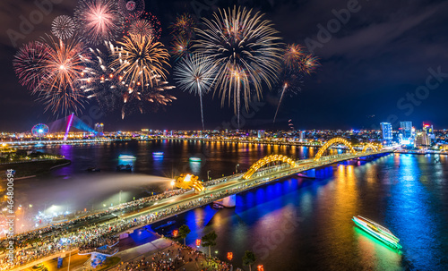 The largest city of light in Vietnam welcomes the New Year