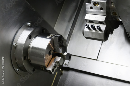 Universal lathe before work lathing