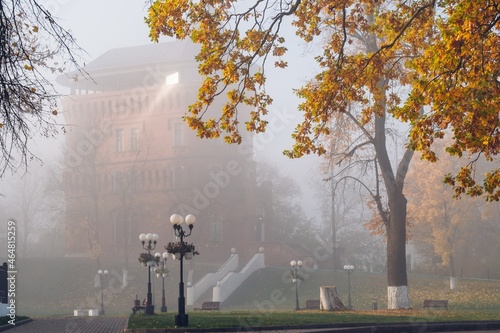 morning foggy landscape in the city park, улица Георгиевская, водонапорная башня город Владимир