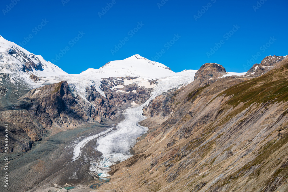 Gletscherzunge am Großglockner nahe Kaiser-Franz-Josefs-Höhe in österreichischen Alpen