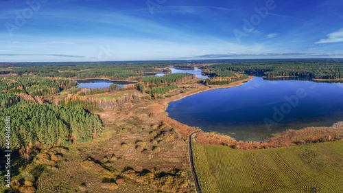 Fototapeta Naklejka Na Ścianę i Meble -  Jesień na Mazurach w północno-wschodniej Polsce