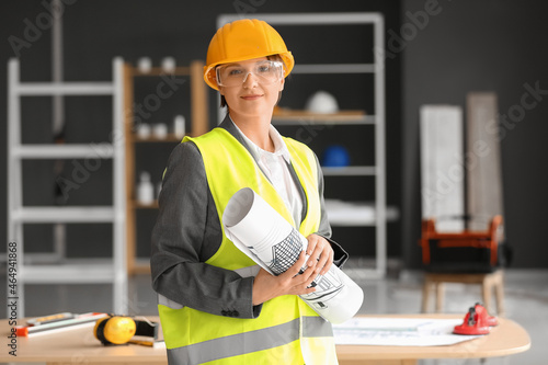 Female construction worker ...