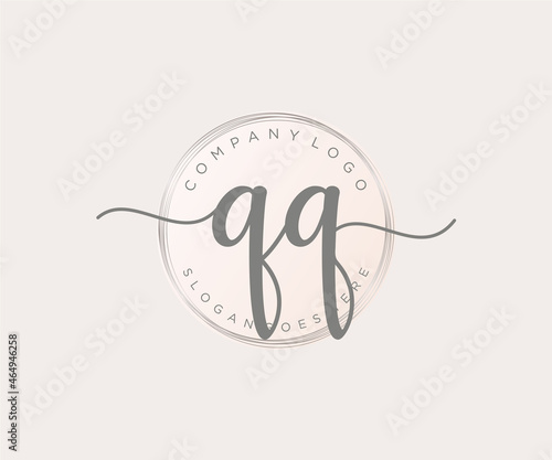 Initial QQ feminine logo. Usable for Nature, Salon, Spa, Cosmetic and Beauty Logos. Flat Vector Logo Design Template Element.