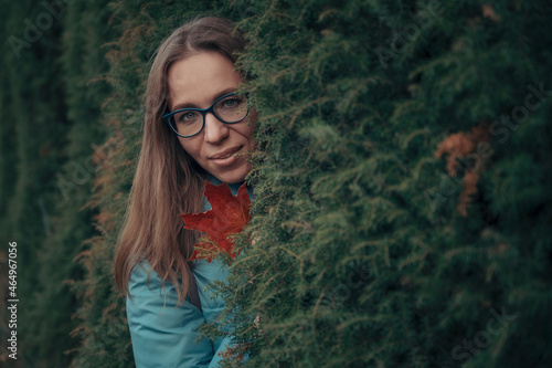 Autumn portrait of beautifu...