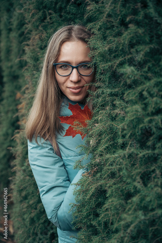 Autumn portrait of beautifu...
