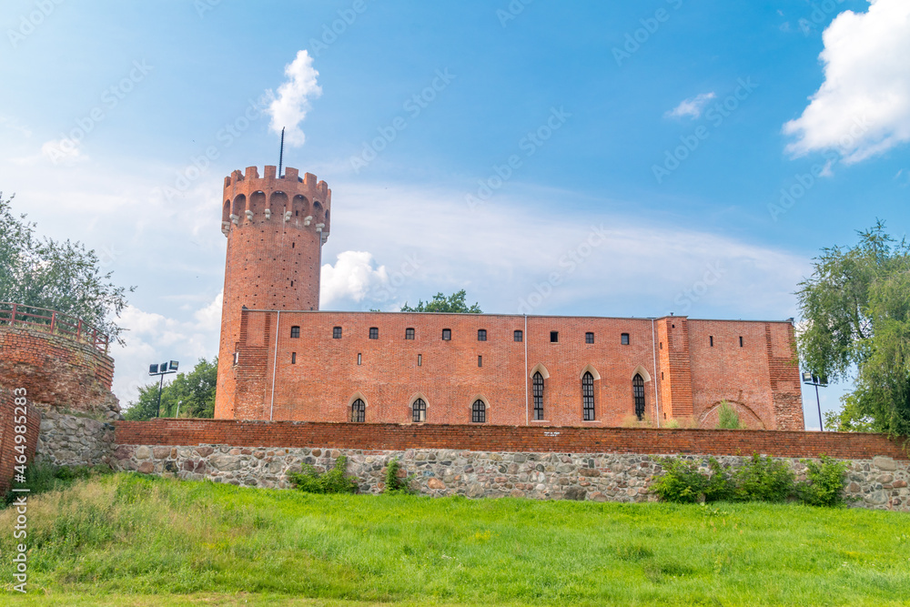 Teutonic Castle in Swiecie (Polish: Zamek krzyzacki w Swieciu) is a partial ruin located in Świecie. The partial ruin is kept in full-shape from the bank of the river Vistula and Wda.