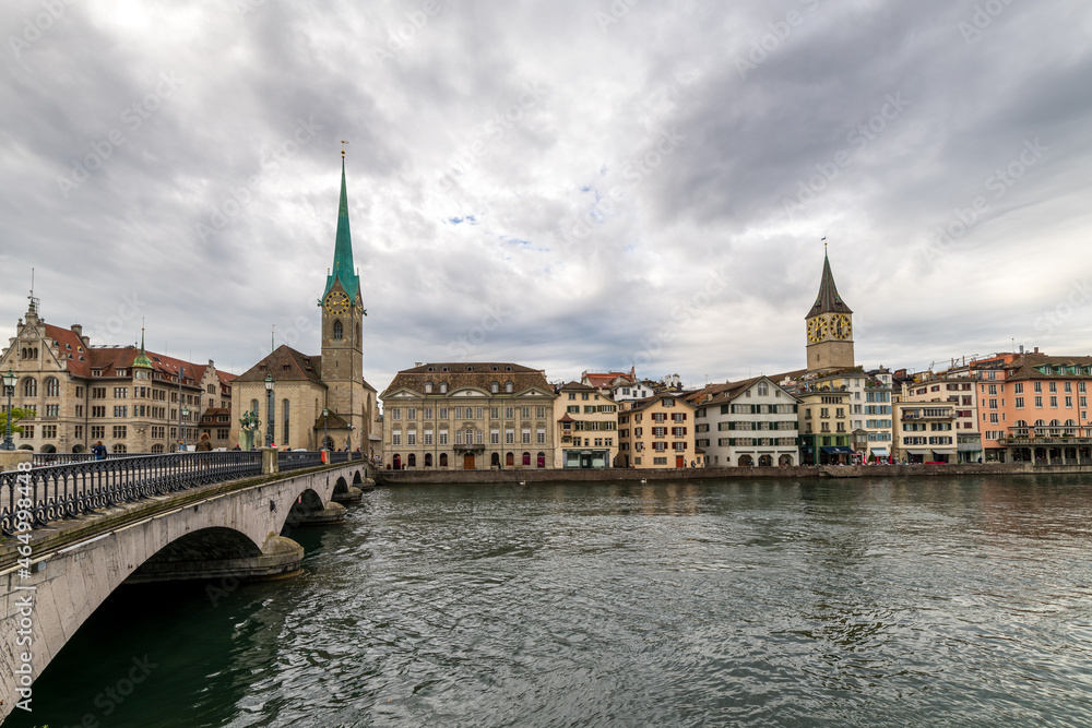 Zürich Schweiz alte Bauten und Stadtbild