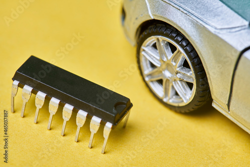 фотографія CPU chip and semiconductors with car toy