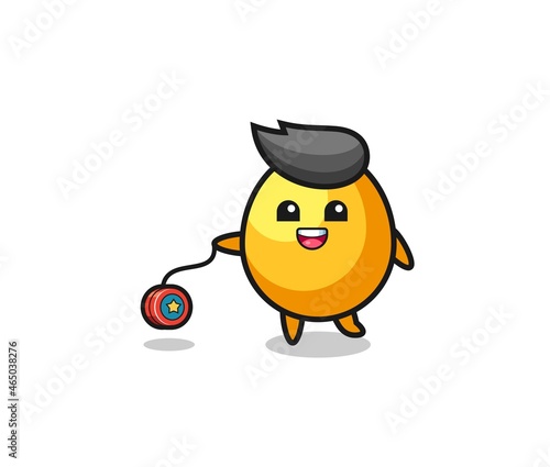 cartoon of cute golden egg playing a yoyo © heriyusuf