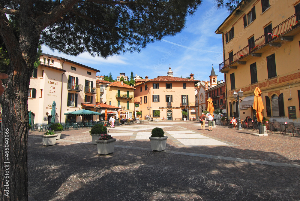  Lake Como, Menaggio village square. Lombardy, Italy, Europe