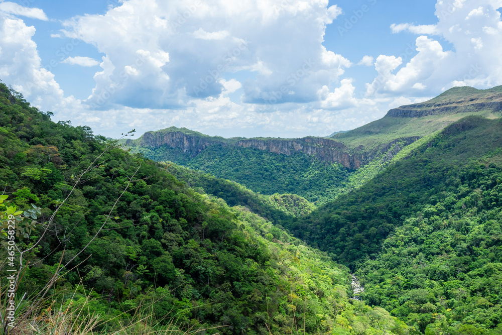 Fototapeta premium Mirante do Urubu, mostado a imensidão da chapada dos veadeiros