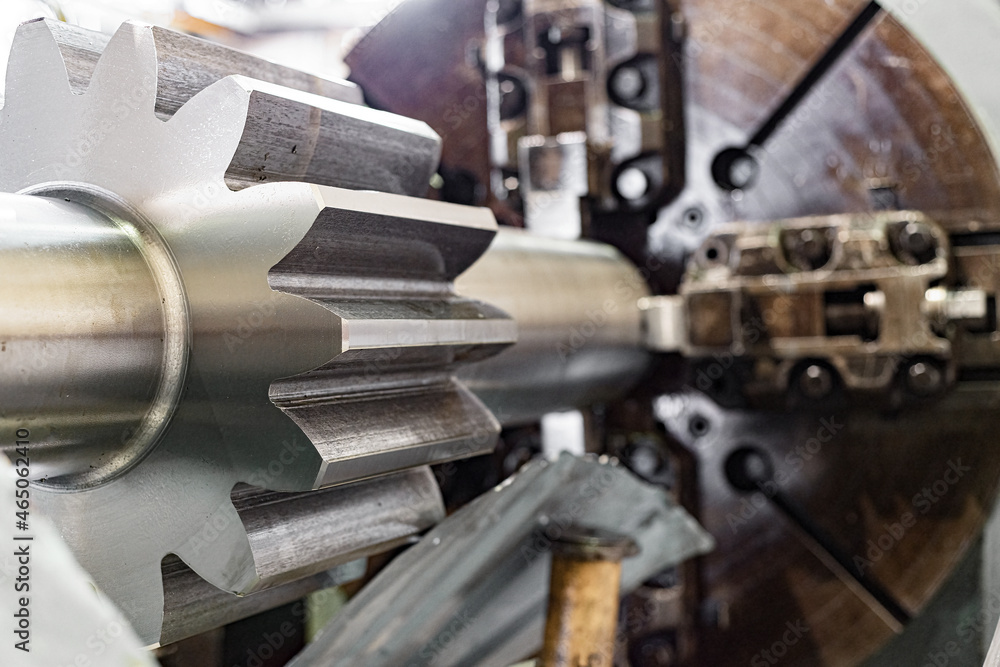 Manufacturing of a gear shaft on a gear cutting machine. Manufacturing of a gear shaft on a gear cutting machine.