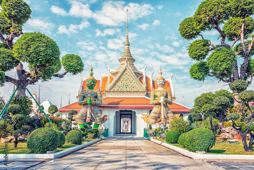 Wat Arun temple in Bangkok, Thailand photo