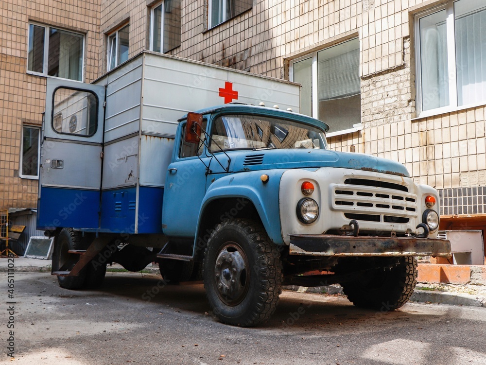 A mobile vaccination room based on an old truck accepts patients