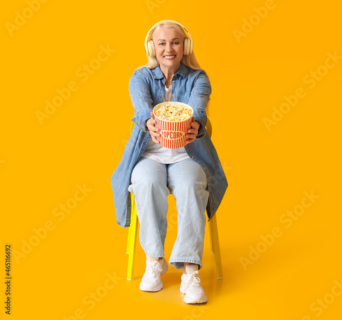 Mature woman with tasty pop...