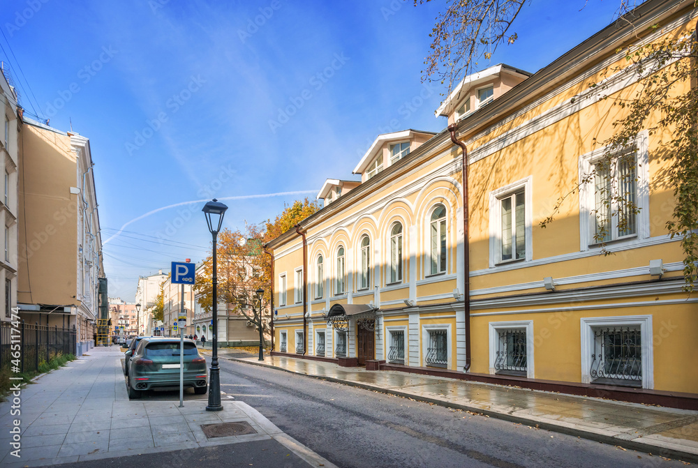 Solenikov's mansion on Chaplygin street in Moscow on an autumn day