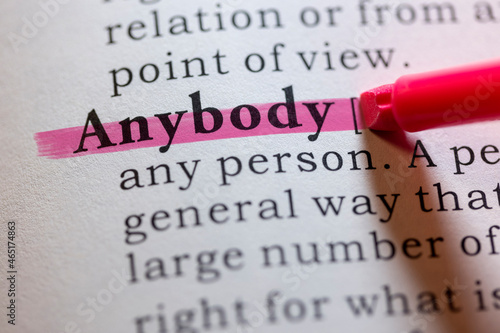 Cuadro en lienzo definition of anybody