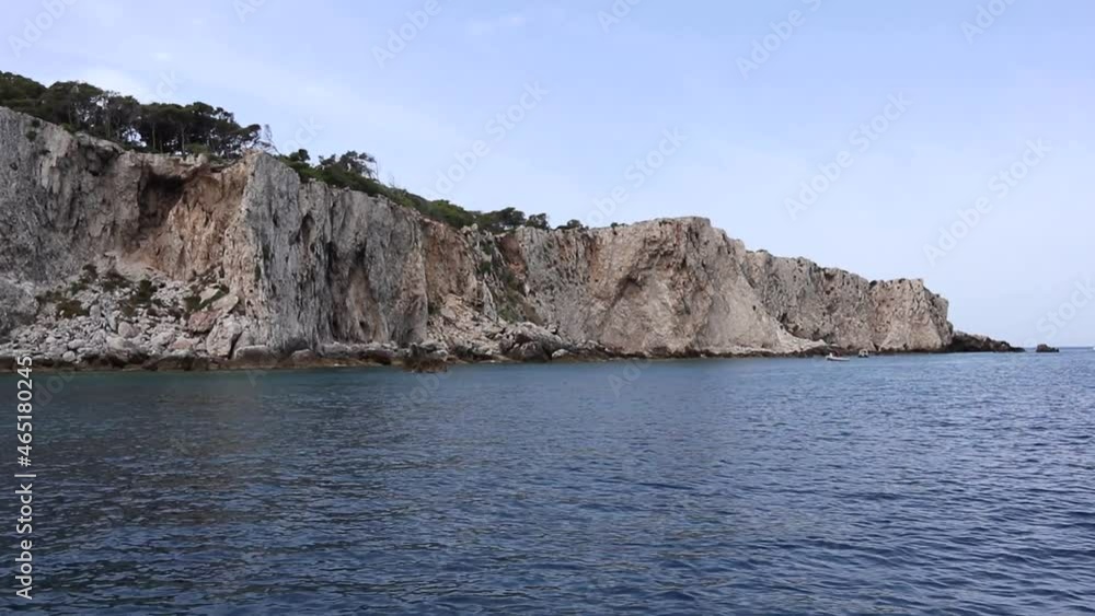 Isole Tremiti - Panoramica della scogliera dei Pagliai dalla barca Isole Tremiti - Panoramica della scogliera dei Pagliai dalla barca