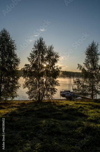Fototapeta Naklejka Na Ścianę i Meble -  Poranek nad zalewem Solińskim - Bieszczady