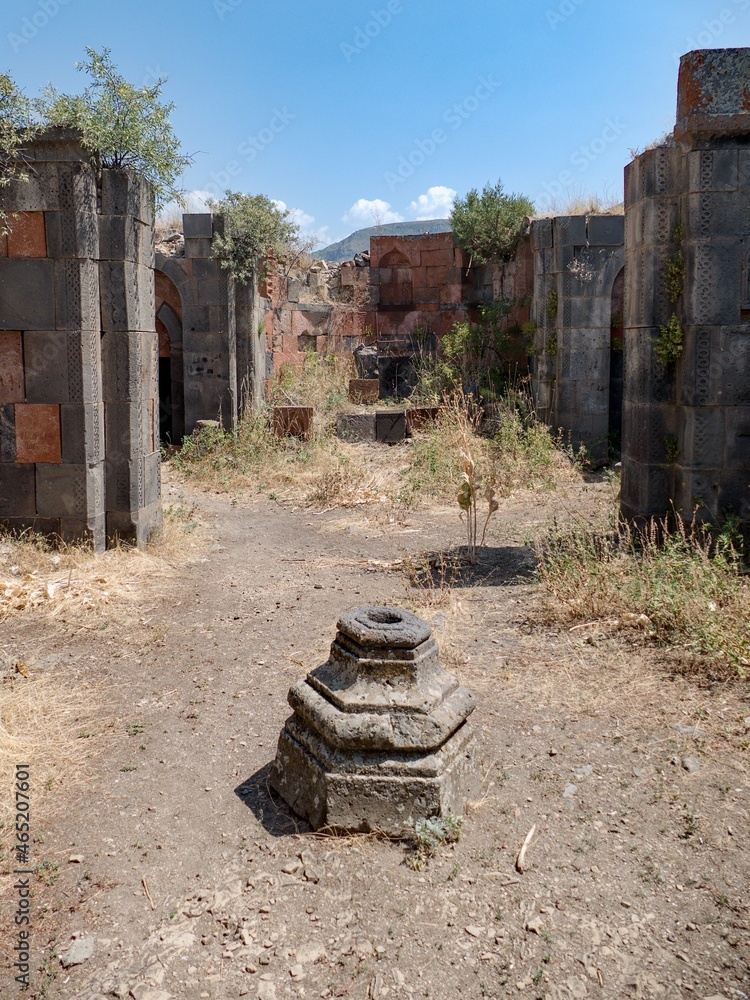 ruim of temple havuts tar in chosrov reservation ruim of temple havuts tar in chosrov reservation